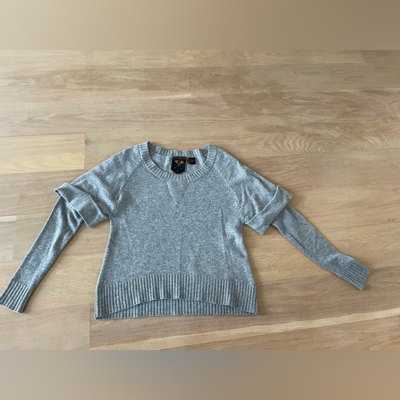 Cashmere Sweater with Tshirt Details. Brand Jamison. - Picture 1 of 2